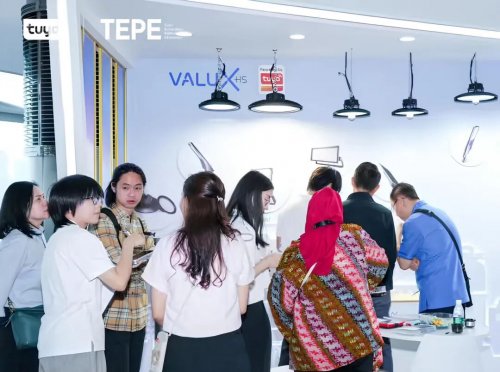 025香港秋灯展开启照明新体验AI照明能“读心” 涂鸦智能2(图6) 025香港秋灯展开启照明新体验AI照明能“读心” 涂鸦智能2(图6)